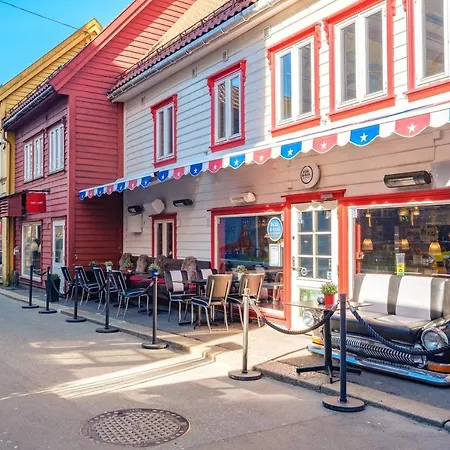 Private Large Double Next To Fish Market Apartment