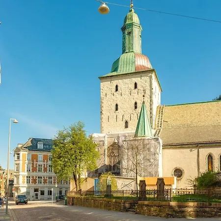 Apartment Private Large Double Next To Fish Market