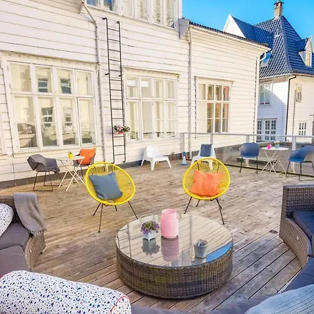 Private Large Double Next To Fish Market *