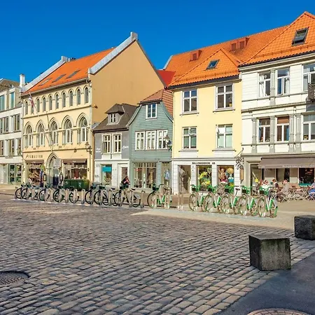 Apartment Private Large Double Next To Fish Market *